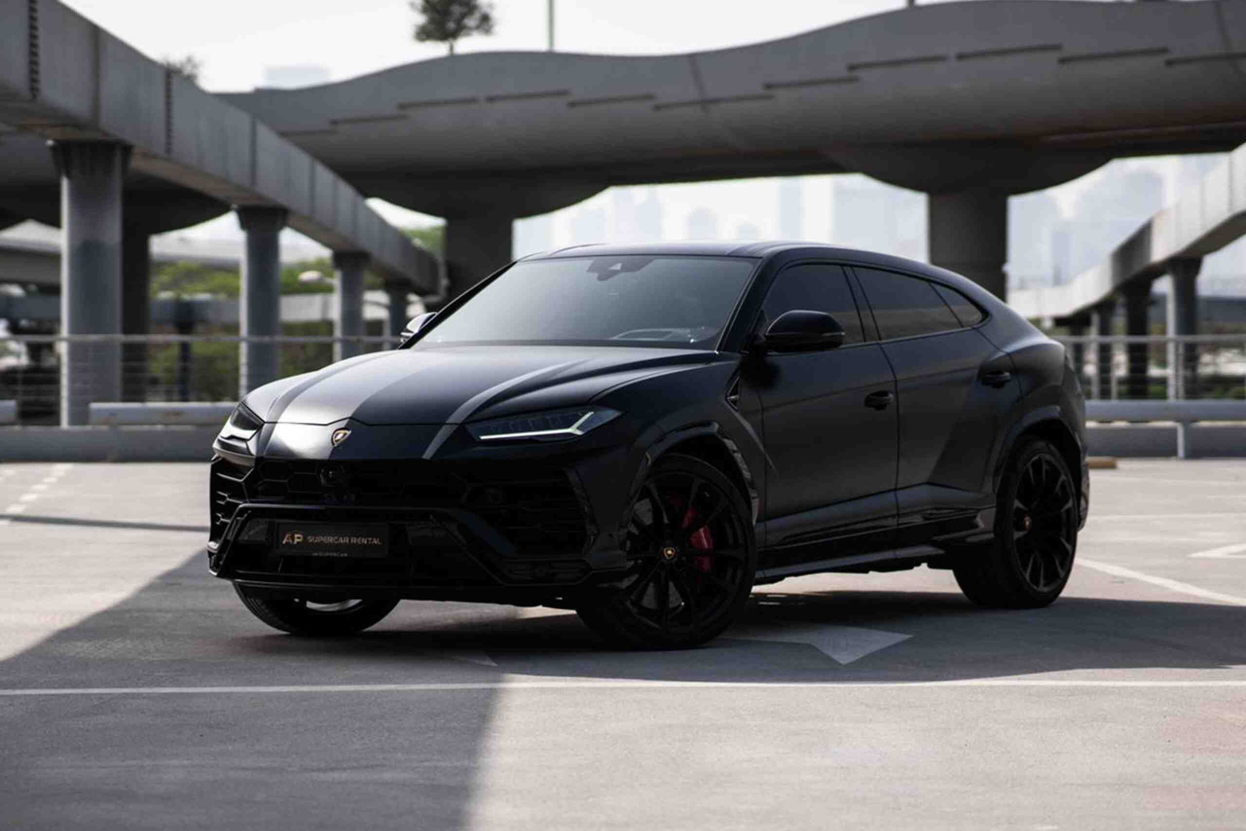 Lamborghini-Urus-Black